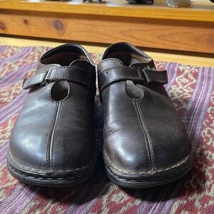 Born Dark Brown Leather Ankle Booties